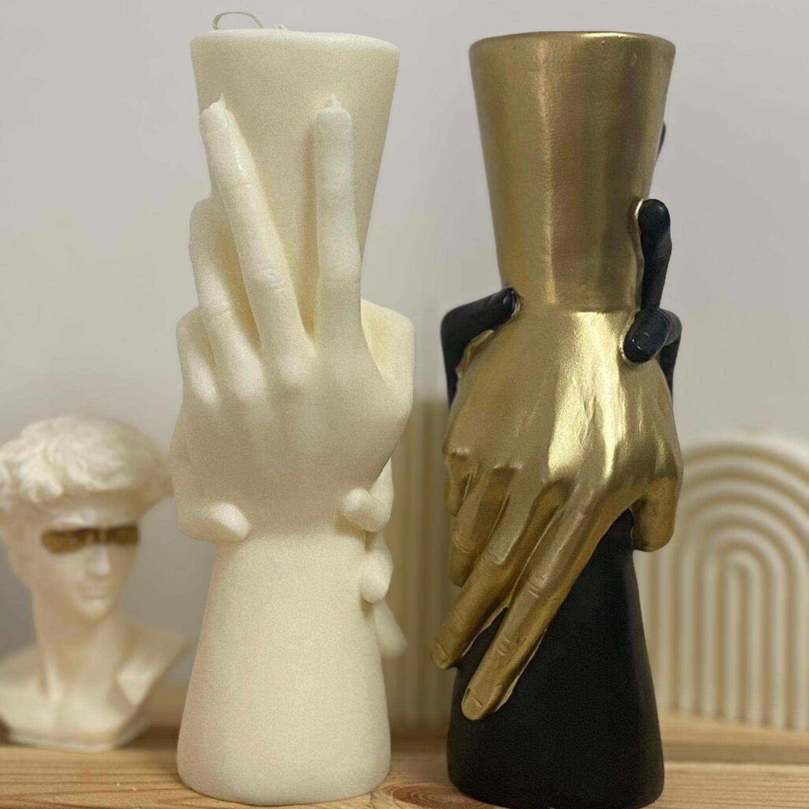 2 Διαθέσιμα σχέδια Άγγιγμα Αγάπης – λευκό και μαύρο-χρυσό