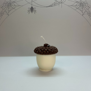 Autumn Acorn Candle – χειροποίητο κερί σόγιας σε σχήμα βελανιδιού