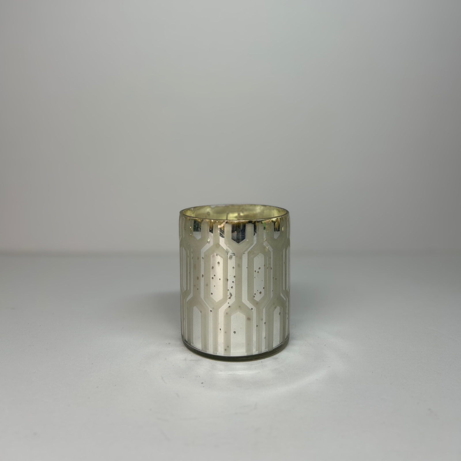 3 Silver Gleam Candle – ασημί κερί σόγιας με γεωμετρικό μοτίβο
